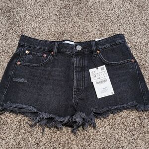 Zara Mid Rise Women's Black Denim Shorts Distressed New Size 6